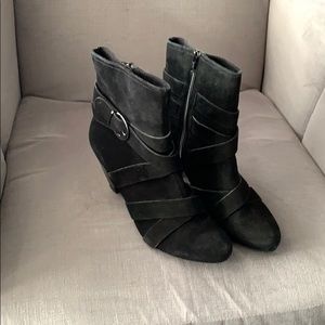 Ditto by Vaneli black boots.